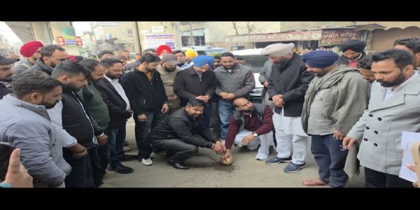 ਧੂਰੀ ਸ਼ਹਿਰ ਦੇ ਸੁੰਦਰੀਕਰਨ ਲਈ 4 ਕਰੋੜ ਦੇ ਕੰਮਾਂ ਦੀ ਓ.ਐਸ.ਡੀ ਸੁਖਵੀਰ ਸਿੰਘ ਨੇ ਕਰਵਾਈ ਸ਼ੁਰੂਆਤ