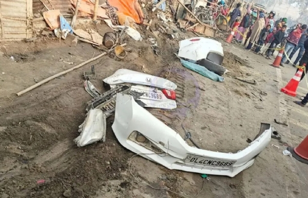 ਬਿਹਾਰ ਦੇ ਮਧੇਪੁਰਾ ਵਿੱਚ ਹਾਦਸੇ ਤੋਂ ਬਾਅਦ ਨੁਕਸਾਨੀ ਕਾਰ ਦੇ ਹਿੱਸੇ।