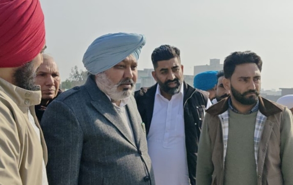 ਦਿੜ੍ਹਬਾ ਵਿਖੇ ਕਰੀਬ 2.25 ਕਰੋੜ ਰੁਪਏ ਦੀ ਲਾਗਤ ਨਾਲ ਬਣਨ ਵਾਲੇ ਬਾਬਾ ਸਾਹਿਬ ਭੀਮ ਰਾਓ ਅੰਬੇਡਕਰ ਕਮਿਊਨਿਟੀ ਹਾਲ ਦੇ ਕੰਮ ਦਾ ਜਾਇਜਾ ਲੈਣ ਮੌਕੇ ਵਿੱਤ ਮੰਤਰੀ।