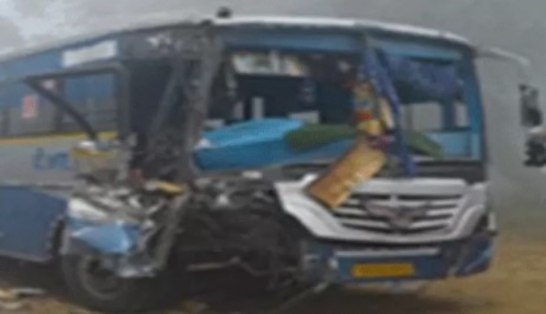 ਹਾਦਸਾਗ੍ਰਸਤ ਬੱਸ ਦਾ ਦ੍ਰਿਸ਼।