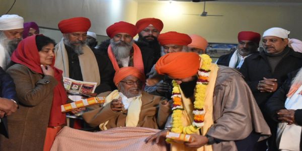 ਚੇਅਰਮੈਨ ਨੇ ਸੰਤ ਸਮਾਜ ਨੂੰ ਪਿੰਡ ਮਹਿੰਦਪੁਰ ਵਿਖੇ ਜ਼ਮੀਨ ਦੀ ਨਿਸ਼ਾਨਦੇਹੀ ਦਾ ਮਸਲਾ ਜਲਦ ਹੱਲ ਕਰਵਾਉਣ ਦਾ ਦਿਵਾਇਆ ਭਰੋਸਾ