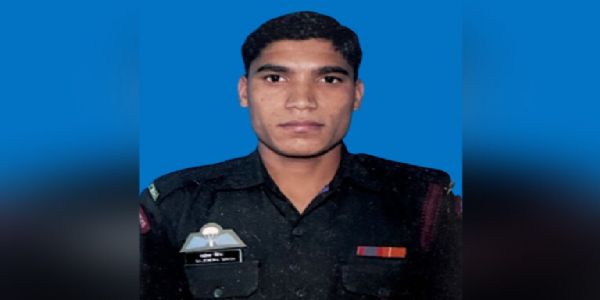 ਕਿਸ਼ਤਵਾੜ ਮੁਕਾਬਲੇ ਵਿੱਚ ਸ਼ਹੀਦ ਹਵਲਦਾਰ ਗਜੇਂਦਰ ਸਿੰਘ ਨੂੰ ਫੌਜ ਨੇ ਦਿੱਤੀ ਸ਼ਰਧਾਂਜਲੀ