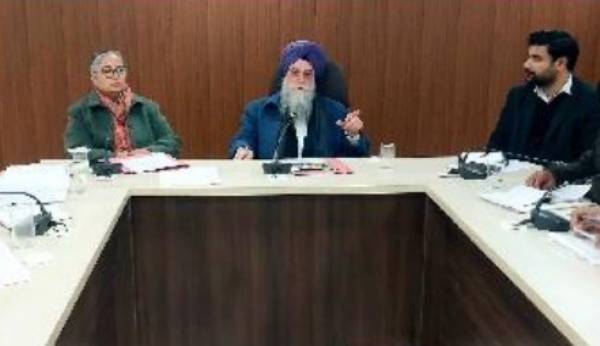 ਡਿਪਟੀ ਕਮਿਸ਼ਨਰ ਮੈਡਮ ਪੂਨਮਦੀਪ ਕੌਰ ਤੋਂ ਇਲਾਵਾ ਵੱਖ ਵੱਖ ਪ੍ਰਸ਼ਾਸ਼ਨਿਕ ਅਧਿਕਾਰੀਆਂ ਨਾਲ ਮੀਟਿੰਗ ਦੌਰਾਨ ਸਪੀਕਰ ਕੁਲਤਾਰ ਸੰਧਵਾ।ਂ