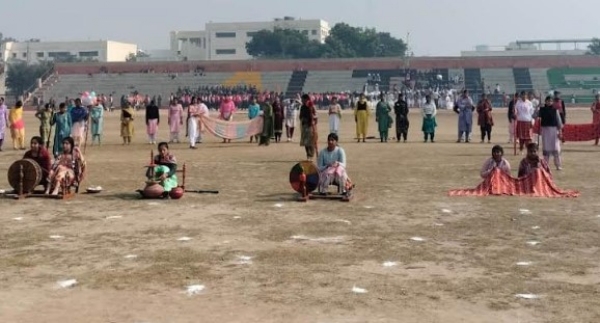 ਸ਼ਹੀਦ ਭਗਤ ਸਿੰਘ ਬਹੁਮੰਤਵੀਂ ਖੇਡ ਸਟੇਡੀਅਮ ਵਿਖੇ ਗਣਤੰਤਰ ਦਿਵਸ ਸਮਾਗਮ ਦੇ ਸੱਭਿਆਚਾਰਕ ਪ੍ਰੋਗਰਾਮ ਦੀ ਰਿਹਰਸਲ ਹੋਣ ਦਾ ਦ੍ਰਿਸ਼।