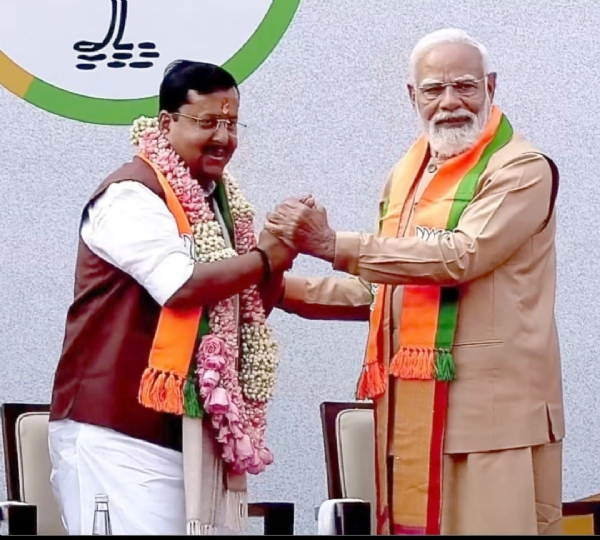 ਨਿਤਿਨ ਨਬੀਨ ਦਾ ਸਨਮਾਨ ਕਰਦੇ ਹੋਏ ਪੀਐਮ ਮੋਦੀ