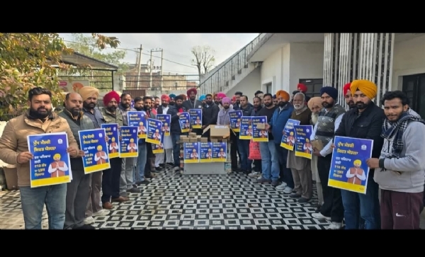 ਸਾਬਕਾ ਮੰਤਰੀ ਕੁਲਦੀਪ ਸਿੰਘ ਧਾਲੀਵਾਲ ਹਲਕਾ ਵਾਸੀਆਂ ਨਾਲ. ਸਾਬਕਾ ਮੰਤਰੀ ਕੁਲਦੀਪ ਸਿੰਘ ਧਾਲੀਵਾਲ ਹਲਕਾ ਵਾਸੀਆਂ ਨਾਲ.