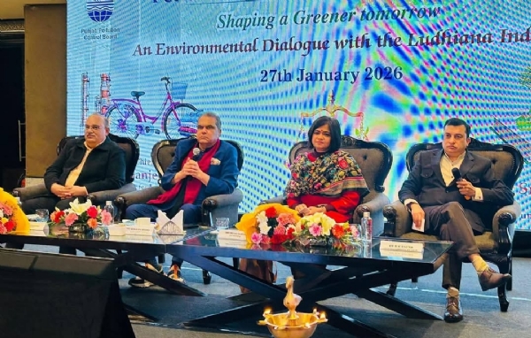 ਲੁਧਿਆਣਾ ਦੇ ਉਦਯੋਗਿਕ ਭਾਈਚਾਰੇ ਨਾਲ ਸ਼ੇਪਿੰਗ ਏ ਗ੍ਰੀਨਰ ਟੂਮਾਰੋ ਸਿਰਲੇਖ ਵਾਲਾ ਇੱਕ ਵਾਤਾਵਰਣ ਸੰਵਾਦ ਦੌਰਾਨ ਮੰਤਰੀ ਸੰਜੀਵ ਅਰੋੜਾ. ਲੁਧਿਆਣਾ ਦੇ ਉਦਯੋਗਿਕ ਭਾਈਚਾਰੇ ਨਾਲ ਸ਼ੇਪਿੰਗ ਏ ਗ੍ਰੀਨਰ ਟੂਮਾਰੋ ਸਿਰਲੇਖ ਵਾਲਾ ਇੱਕ ਵਾਤਾਵਰਣ ਸੰਵਾਦ ਦੌਰਾਨ ਮੰਤਰੀ ਸੰਜੀਵ ਅਰੋੜਾ.