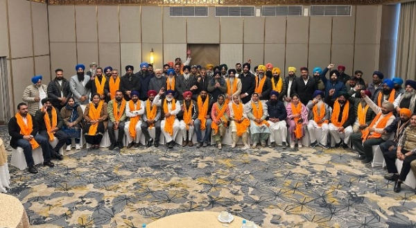 ਐਨ.ਕੇ. ਸ਼ਰਮਾ ਖਰੜ ਅਤੇ ਮਾਜਰੀ ਬਲਾਕਾਂ ਤੋਂ ਜਿੱਤ ਕੇ ਆਏ ਬਲਾਕ ਸੰਮਤੀ ਮੈਂਬਰਾਂ ਨੂੰ ਸਨਮਾਨਿਤ ਕਰਨ ਉਪਰੰਤ।