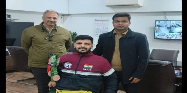 ਡੀ. ਸੀ. ਨੇ ਪੈਰਾ ਟੇਬਲ ਟੈਨਿਸ ਅੰਤਰਰਾਸ਼ਟਰੀ ਖਿਡਾਰੀ ਸ਼ੁਭਮ ਵਧਵਾ ਦੀ ਪ੍ਰਾਪਤੀਆਂ ਲਈ ਪ੍ਰਸ਼ੰਸਾ ਕੀਤੀ