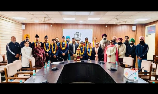 69ਵੀਂ ਸਕੂਲ ਨੈਸ਼ਨਲ ਖੇਡਾਂ 2025-26 ਚ ਮੱਲਾ ਮਾਰਨ ਵਾਲੇ ਜ਼ਿਲ੍ਹਾ ਬਰਨਾਲਾ ਦੇ ਖਿਡਾਰੀ. 69ਵੀਂ ਸਕੂਲ ਨੈਸ਼ਨਲ ਖੇਡਾਂ 2025-26 ਚ ਮੱਲਾ ਮਾਰਨ ਵਾਲੇ ਜ਼ਿਲ੍ਹਾ ਬਰਨਾਲਾ ਦੇ ਖਿਡਾਰੀ.