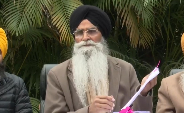 ਚੰਡੀਗੜ੍ ਵਿਖੇ ਪੱਤਰਕਾਰਾ ਨਾਲ ਗੱਲਬਾਤ ਦੌਰਾਨ ਪ੍ਰਧਾਨ ਹਰਜਿੰਦਰ ਸਿੰਘ ਧਾਮੀ।