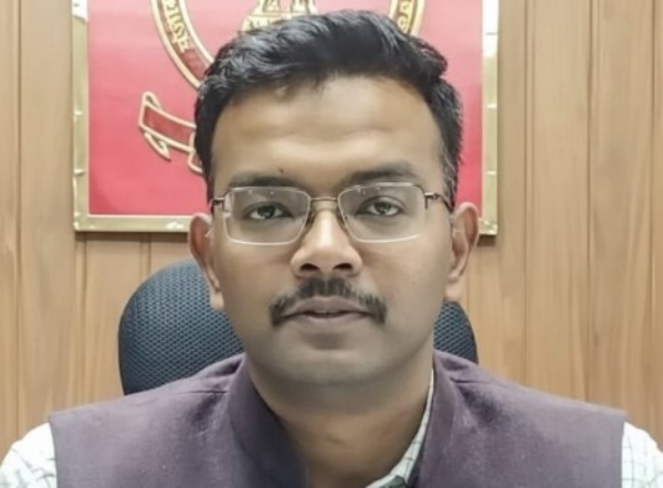 ਡਿਪਟੀ ਕਮਿਸ਼ਨਰ ਟੀ ਬੈਨਿਥ ।