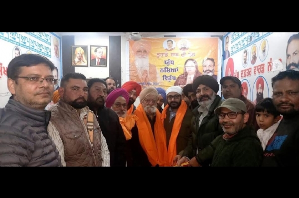 ਪ੍ਰਭਬੀਰ ਸਿੰਘ ਬਰਾੜ ਨੇ ਬੀਤੇ ਦਿਨ ਅੰਮ੍ਰਿਤਸਰ ਦੱਖਣੀ ਦੇ ਵਾਰਡ 47 ਵਿੱਚ ਹੋਈ ਮੀਟਿੰਗ ਦਾ ਦ੍ਰਿਸ਼.