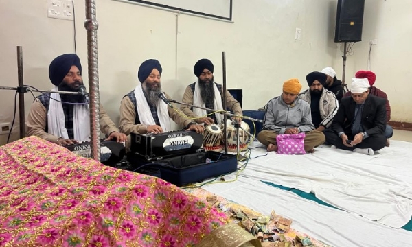 ਨਵੇਂ ਸਾਲ ਮੌਕੇ ਦਫ਼ਤਰ ਸਿਵਲ ਸਰਜਨ ਵਿਖ਼ੇ ਕਰਵਾਏ ਗਏ ਸ਼੍ਰੀ ਸੁਖਮਨੀ ਸਾਹਿਬ ਜੀ ਦੇ ਪਾਠ ਦਾ ਦ੍ਰਿਸ਼।