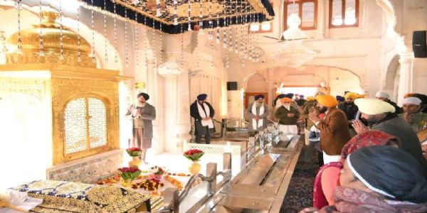 ਨੰਗੇ ਪੈਰੀਂ ਚੱਲ ਕੇ ਸ੍ਰੀ ਅਕਾਲ ਤਖ਼ਤ ਸਾਹਿਬ ਪਹੁੰਚੇ ਪੰਜਾਬ ਦੇ ਮੰਤਰੀ