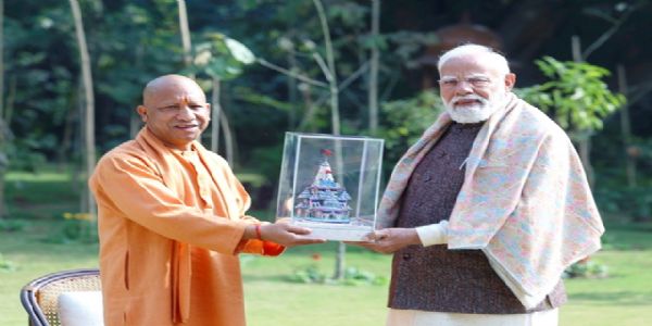 ਯੂਪੀ ਦੇ ਮੁੱਖ ਮੰਤਰੀ ਨੇ ਪ੍ਰਧਾਨ ਮੰਤਰੀ ਨਾਲ ਸ਼ਿਸ਼ਟਾਚਾਰ ਮੁਲਾਕਾਤ ਕੀਤੀ