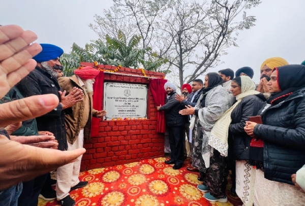 ਸਵਾੜਾ-ਸੈਦਪੁਰ-ਗਿਦੜਪੁਰ-ਚੰਡਿਆਲਾ ਮਾਰਗ ਦੇ ਨਵੀਨੀਕਰਨ ਦਾ ਉਦਘਾਟਨ ਕਰਦੇ ਹੋਏ ਵਿਧਾਇਕ ਕੁਲਵੰਤ ਸਿੰਘ