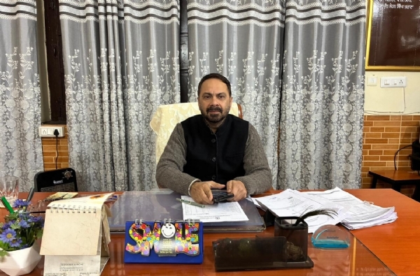 ਸੀਨੀਅਰ ਮੈਡੀਕਲ ਅਫ਼ਸਰ ਡਾ. ਪ੍ਰੀਤ ਮੋਹਨ ਸਿੰਘ ਖੁਰਾਣਾ.