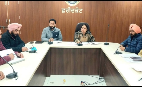 ਵਧੀਕ ਡਿਪਟੀ ਕਮਿਸ਼ਨਰ ਮੈਡਮ ਹਰਜੋਤ ਕੌਰ ਵੱਖ ਵੱਖ ਅਧਿਕਾਰੀਆ ਨਾਲ ਮੀਟਿੰਗ ਦੌਰਾਨ.