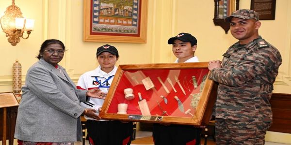 ਅਰੁਣਾਚਲ ਪ੍ਰਦੇਸ਼ ਦੇ ਵਿਦਿਆਰਥੀਆਂ ਨੇ ਰਾਸ਼ਟਰਪਤੀ ਨਾਲ ਮੁਲਾਕਾਤ ਕੀਤੀ