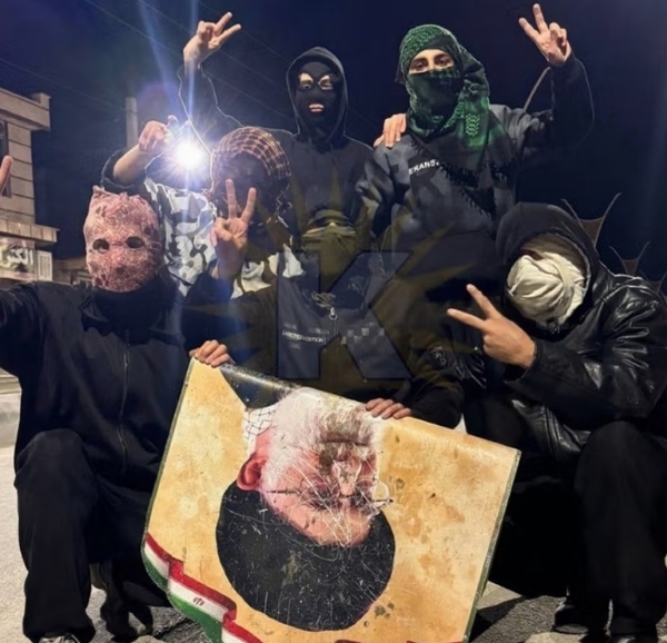 ਈਰਾਨ ’ਚ ਖਾਮੇਨੇਈ ਵਿਰੁੱਧ ਬਗਾਵਤ, ਪ੍ਰਦਰਸ਼ਨਕਾਰੀਆਂ ਨੇ ਪਵਿੱਤਰ ਸ਼ਹਿਰ ਮਸ਼ਹਦ ਵਿੱਚ ਝੰਡਾ ਉਤਾਰਿਆ, ਈਰਾਨੀ ਬਲੋਚ ਸਮੂਹ ਨੇ ਵੀ ਦਿੱਤਾ ਸਮਰਥਨ