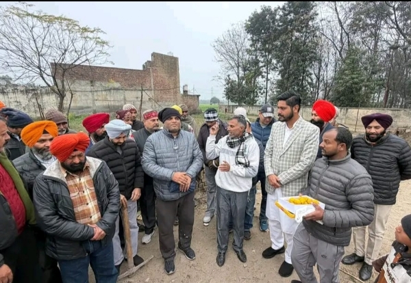 ਵਿਧਾਇਕ ਸ਼ੈਰੀ ਕਲਸੀ ਗਲੀ ਦਾ ਨਿਰਮਾਣ ਕਾਰਜ ਸ਼ੁਰੂ ਕਰਾਉਣ ਮੌਕੇ. ਵਿਧਾਇਕ ਸ਼ੈਰੀ ਕਲਸੀ ਗਲੀ ਦਾ ਨਿਰਮਾਣ ਕਾਰਜ ਸ਼ੁਰੂ ਕਰਾਉਣ ਮੌਕੇ.