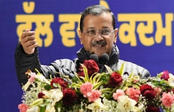 ਅਰਵਿੰਦ ਕੇਜਰੀਵਾਲ ਇਕੱਠ ਨੂੰ ਸੰਬੋਧਨ ਕਰਦੇ ਹੋਏ।