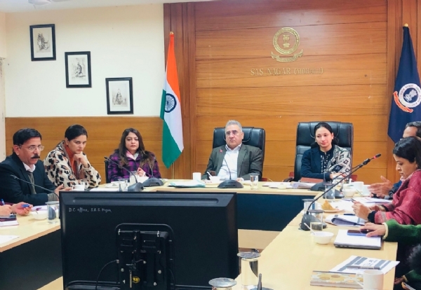 ਜ਼ਿਲ੍ਾ ਪ੍ਰਬੰਧਕੀ ਕੰਪਲੈਕਸ ਵਿਖੇ ਅਧਿਕਾਰੀਆਂ ਨਾਲ ਮੀਟਿੰਗ ਕੀਤੇ ਜਾਣ ਦਾ ਦ੍ਰਿਸ਼.. ਜ਼ਿਲ੍ਾ ਪ੍ਰਬੰਧਕੀ ਕੰਪਲੈਕਸ ਵਿਖੇ ਅਧਿਕਾਰੀਆਂ ਨਾਲ ਮੀਟਿੰਗ ਕੀਤੇ ਜਾਣ ਦਾ ਦ੍ਰਿਸ਼..