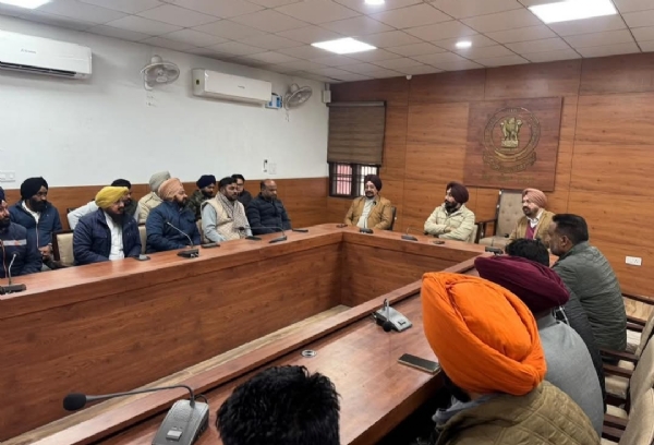 ਵਧੀਕ ਡਿਪਟੀ ਕਮਿਸ਼ਨਰ (ਪੇਂਡੂ ਵਿਕਾਸ) ਸੁਖਚੈਨ ਸਿੰਘ ਮੀਟਿੰਗ ਦੌਰਾਨ. ਵਧੀਕ ਡਿਪਟੀ ਕਮਿਸ਼ਨਰ (ਪੇਂਡੂ ਵਿਕਾਸ) ਸੁਖਚੈਨ ਸਿੰਘ ਮੀਟਿੰਗ ਦੌਰਾਨ.