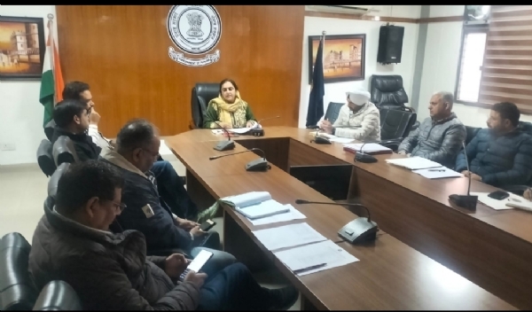 ਐਸ.ਡੀ.ਐਮ. ਫਾਜ਼ਿਲਕਾ ਰਾਸ਼ਟਰੀ ਸੜਕ ਸੁਰੱਖਿਆ ਮਹੀਨਾ ਮੁਹਿੰਮ ਤਹਿਤ ਵੱਖ—ਵੱਖ ਵਿਭਾਗੀ ਅਧਿਕਾਰੀਆਂ ਨਾਲ ਮੀਟਿੰਗ ਦੌਰਾਨ. ਐਸ.ਡੀ.ਐਮ. ਫਾਜ਼ਿਲਕਾ ਰਾਸ਼ਟਰੀ ਸੜਕ ਸੁਰੱਖਿਆ ਮਹੀਨਾ ਮੁਹਿੰਮ ਤਹਿਤ ਵੱਖ—ਵੱਖ ਵਿਭਾਗੀ ਅਧਿਕਾਰੀਆਂ ਨਾਲ ਮੀਟਿੰਗ ਦੌਰਾਨ.