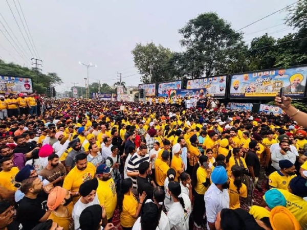 ਮੈਰਾਥਨ ’ਚ ਭਾਗ ਲੈਣ ਵਾਲੇ ਨੌਜਵਾਨ। ਮੈਰਾਥਨ ’ਚ ਭਾਗ ਲੈਣ ਵਾਲੇ ਨੌਜਵਾਨ।