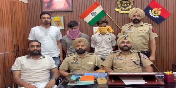 ਮਾਲੇਰਕੋਟਲਾ ਪੁਲਿਸ ਵੱਲੋਂ ਸਰਹੱਦ ਪਾਰੋਂ ਫਿਰੌਤੀ ਤੇ ਕਤਲ ਦੀ ਸਾਜ਼ਿਸ਼ ਦਾ ਪਰਦਾਫਾਸ਼, ਦੋ ਗ੍ਰਿਫ਼ਤਾਰ, ਨਾਬਾਲਗ ਹਿਰਾਸਤ ਵਿੱਚ