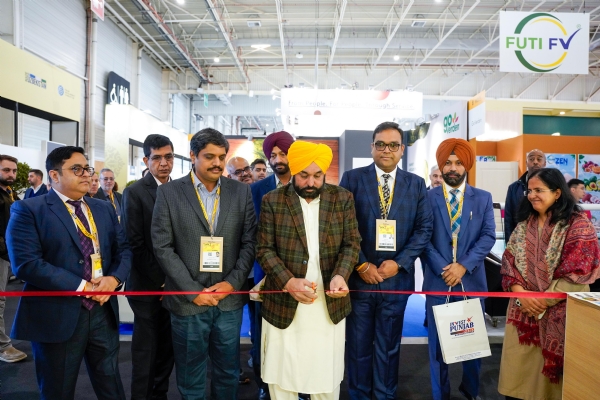 ਮਾਰਕਫੈੱਡ ਦੇ ਪ੍ਰਦਰਸ਼ਨੀ ਸਟਾਲ ਦਾ ਉਦਘਾਟਨ ਕਰਦੇ ਹੋਏ ਮੁੱਖ ਮੰਤਰੀ ਭਗਵੰਤ ਸਿੰਘ ਮਾਨ।
