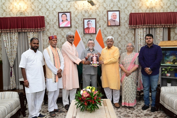 ਕੇਂਦਰੀ ਪ੍ਰਧਾਨ ਆਲੋਕ ਕੁਮਾਰ ਦੀ ਅਗਵਾਈ ਹੇਠ ਵੀਐਚਪੀ ਦਾ ਵਫ਼ਦ ਰਾਜਪਾਲ ਨੂੰ ਮਿਲਿਆ