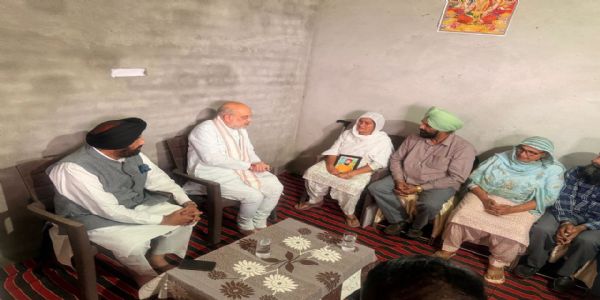 ਅਮਿਤ ਸ਼ਾਹ ਨੇ ਬਿਕਰਮਜੀਤ ਸਿੰਘ ਦੇ ਪਰਿਵਾਰ ਨਾਲ ਕੀਤਾ ਦੁੱਖ ਸਾਂਝਾ