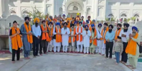 ਪਾਕਿਸਤਾਨ ਤੋਂ ਆਏ 49 ਸਿੱਖ ਸ਼ਰਧਾਲੂਆਂ ਨੇ ਤਖ਼ਤ ਸ੍ਰੀ ਕੇਸਗੜ੍ਹ ਸਾਹਿਬ ਵਿਖੇ ਮੱਥਾ ਟੇਕਿਆ