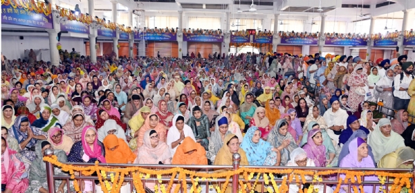 ਗੁਰਦੁਆਰਾ ਸ੍ਰੀ ਮੰਜੀ ਸਾਹਿਬ ਦੀਵਾਨ ਹਾਲ ਵਿਖੇ ਸੰਗਤ ਦਾ ਭਾਰੀ ਇਕੱਠ। ਗੁਰਦੁਆਰਾ ਸ੍ਰੀ ਮੰਜੀ ਸਾਹਿਬ ਦੀਵਾਨ ਹਾਲ ਵਿਖੇ ਸੰਗਤ ਦਾ ਭਾਰੀ ਇਕੱਠ।