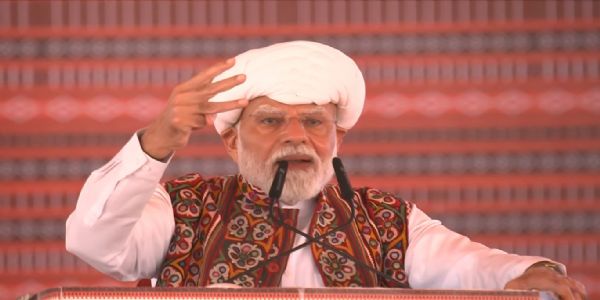 (ਲੀਡ) ਪ੍ਰਧਾਨ ਮੰਤਰੀ ਨੇ ਬਨਾਸਕਾਂਠਾ ਨੂੰ 14,000 ਕਰੋੜ ਤੋਂ ਵੱਧ ਦੇ ਵਿਕਾਸ ਪ੍ਰੋਜੈਕਟਾਂ ਦਾ ਦਿੱਤਾ ਤੋਹਫ਼ਾ