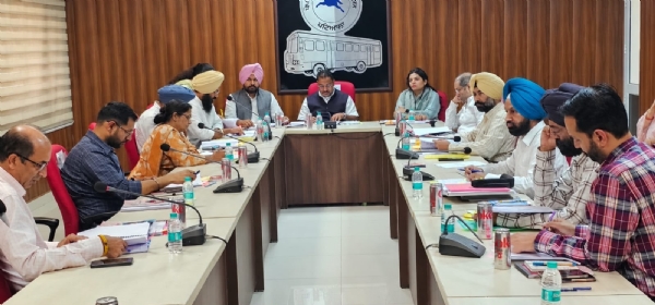 ਮੀਟਿੰਗ ਕਰਦੇ ਹੋਏ ਚੇਅਰਮੈਨ ਐਡਵੋਕੇਟ ਹਰਪਾਲ ਜੁਨੇਜਾ