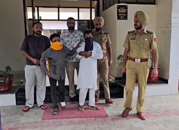 ਪੁਲਿਸ ਹਿਰਾਸਤ ’ਚ ਮੁਲਜ਼ਮ। ਪੁਲਿਸ ਹਿਰਾਸਤ ’ਚ ਮੁਲਜ਼ਮ।
