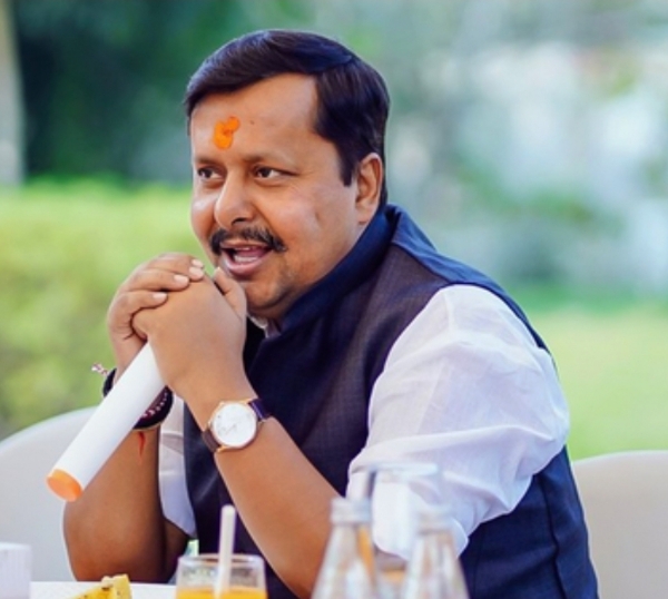 ਭਾਜਪਾ ਦੇ ਰਾਸ਼ਟਰੀ ਪ੍ਰਧਾਨ ਨਿਤਿਨ ਨਵੀਨ ਗੁਜਰਾਤ ਦੇ ਵਰਕਰਾਂ ਨੂੰ ਸੰਬੋਧਨ ਕਰਦੇ।