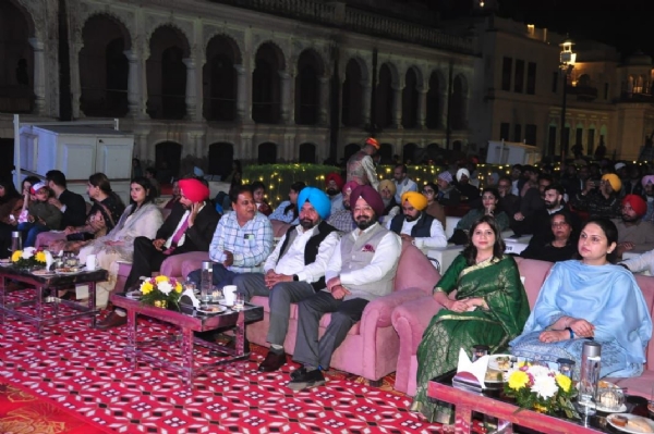 ਕਿਲਾ ਮੁਬਾਰਕ ਵਿਖੇ ਸ਼ਾਸਤਰੀ ਸੰਗੀਤ ਦੀ ਸ਼ਾਮ ਮੌਕੇ ਪੇਸ਼ਕਾਰੀ ਦੀਆਂ ਤਸਵੀਰਾਂ।