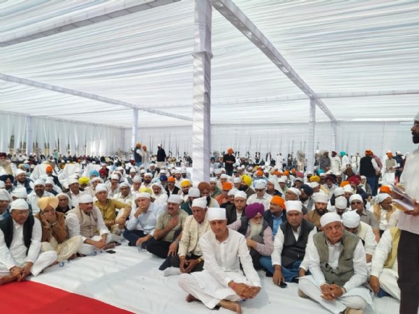 ਸ਼ਰਧਾਂਜਲੀ ਸਮਾਗਮ ’ਚ ਪਹੁੰਚੇ ਪਤਵੰਤੇ।