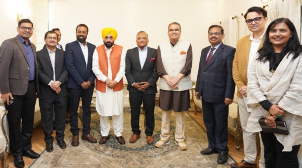 ਟਾਟਾ ਸਟੀਲ ਦੇ ਵਫ਼ਦ ਨਾਲ ਮੁਲਾਕਾਤ ਸਮੇਂ ਮੁੱਖ ਮੰਤਰੀ ਭਗਵੰਤ ਮਾਨ।