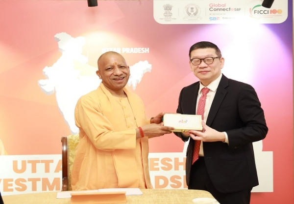 ਮੁੱਖ ਮੰਤਰੀ ਯੋਗੀ ਆਦਿੱਤਿਆਨਾਥ ਸਿੰਗਾਪੁਰ ਵਿੱਚ।