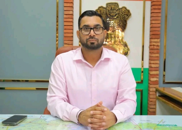 ਡਿਪਟੀ ਕਮਿਸ਼ਨਰ ਅੰਮ੍ਰਿਤਸਰ ਦਲਵਿੰਦਰਜੀਤ ਸਿੰਘ ਡਿਪਟੀ ਕਮਿਸ਼ਨਰ ਅੰਮ੍ਰਿਤਸਰ ਦਲਵਿੰਦਰਜੀਤ ਸਿੰਘ