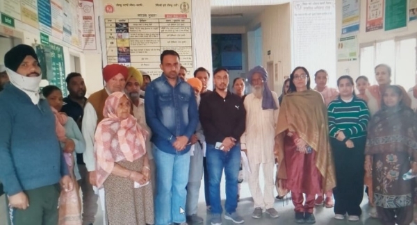 ਸੀ.ਐਚ.ਸੀ ਮਾਨੂੰਪੁਰ ਵਿਖੇ ਮਾਨਸਿਕ ਸਿਹਤ ਸਬੰਧੀ ਜਾਗਰੂਕਤਾ ਕੈਂਪ ’ਚ ਸਿਹਤ ਕਰਮਚਾਰੀ ਅਤੇ ਲੋਕ