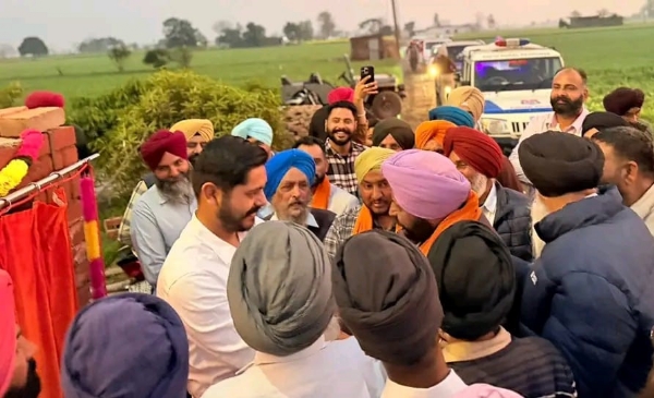 ਵਿਕਾਸ ਕਾਰਜਾਂ ਦੀ ਸ਼ੁਰੂਆਤ ਕਰਵਾਉਂਦੇ ਵਿਧਾਇਕ ਸ਼ੈਰੀ ਕਲਸੀ। ਵਿਕਾਸ ਕਾਰਜਾਂ ਦੀ ਸ਼ੁਰੂਆਤ ਕਰਵਾਉਂਦੇ ਵਿਧਾਇਕ ਸ਼ੈਰੀ ਕਲਸੀ।