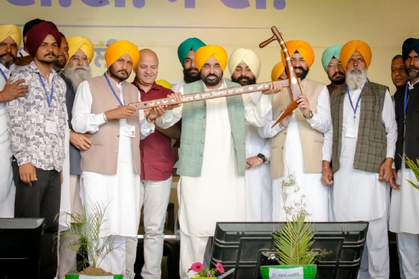 ਰੈਲੀ ਦੌਰਾਨ ਮੁੱਖ ਮੰਤਰੀ ਭਗਵੰਤ ਸਿੰਘ ਮਾਨ ਅਤੇ ਹੋਰ ਆਗੂ।