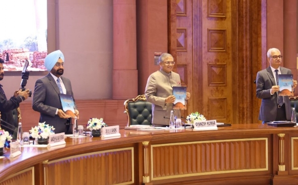 ਮੁੱਖ ਚੋਣ ਕਮਿਸ਼ਨਰ ਗਿਆਨੇਸ਼ ਕੁਮਾਰ ਭਾਰਤ ਮੰਡਪਮ ਵਿਖੇ ਰਾਸ਼ਟਰੀ ਗੋਲਮੇਜ਼ ਕਾਨਫਰੰਸ ਦਾ ਉਦਘਾਟਨ ਕਰਦੇ ਹੋਏ। ਮੁੱਖ ਚੋਣ ਕਮਿਸ਼ਨਰ ਗਿਆਨੇਸ਼ ਕੁਮਾਰ ਭਾਰਤ ਮੰਡਪਮ ਵਿਖੇ ਰਾਸ਼ਟਰੀ ਗੋਲਮੇਜ਼ ਕਾਨਫਰੰਸ ਦਾ ਉਦਘਾਟਨ ਕਰਦੇ ਹੋਏ।